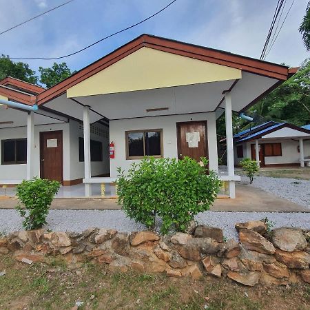 Pineapple Resort Ban Huai Thalaeng Phan エクステリア 写真