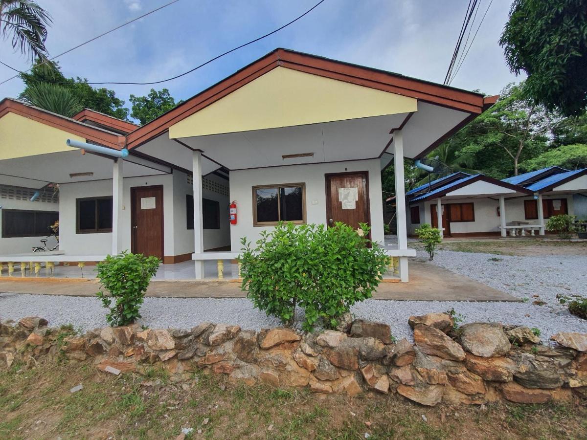 Pineapple Resort Ban Huai Thalaeng Phan エクステリア 写真